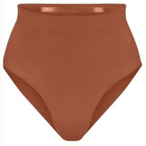 SKIMS Seamless Sculpt Mid Waist Brief Bronze - M - Never Worn in Packaging